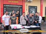 Polres OKI Ungkap Kasus Pembunuhan dalam Waktu Singkat, Tiga Tersangka Dibekuk di Indralaya Polres OKI Ungkap Kasus Pembunuhan dalam Waktu Singkat, Tiga Tersangka Dibekuk di Indralaya